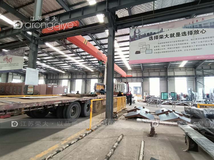 ɽ�|��(chu��ng)���܇(ch��)ͤ�ڶ����l(f��)؛����